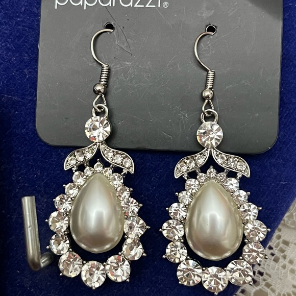 💥3/$13.00💥Paparazzi Earrings ( Bundle) - Picture 3 of 9